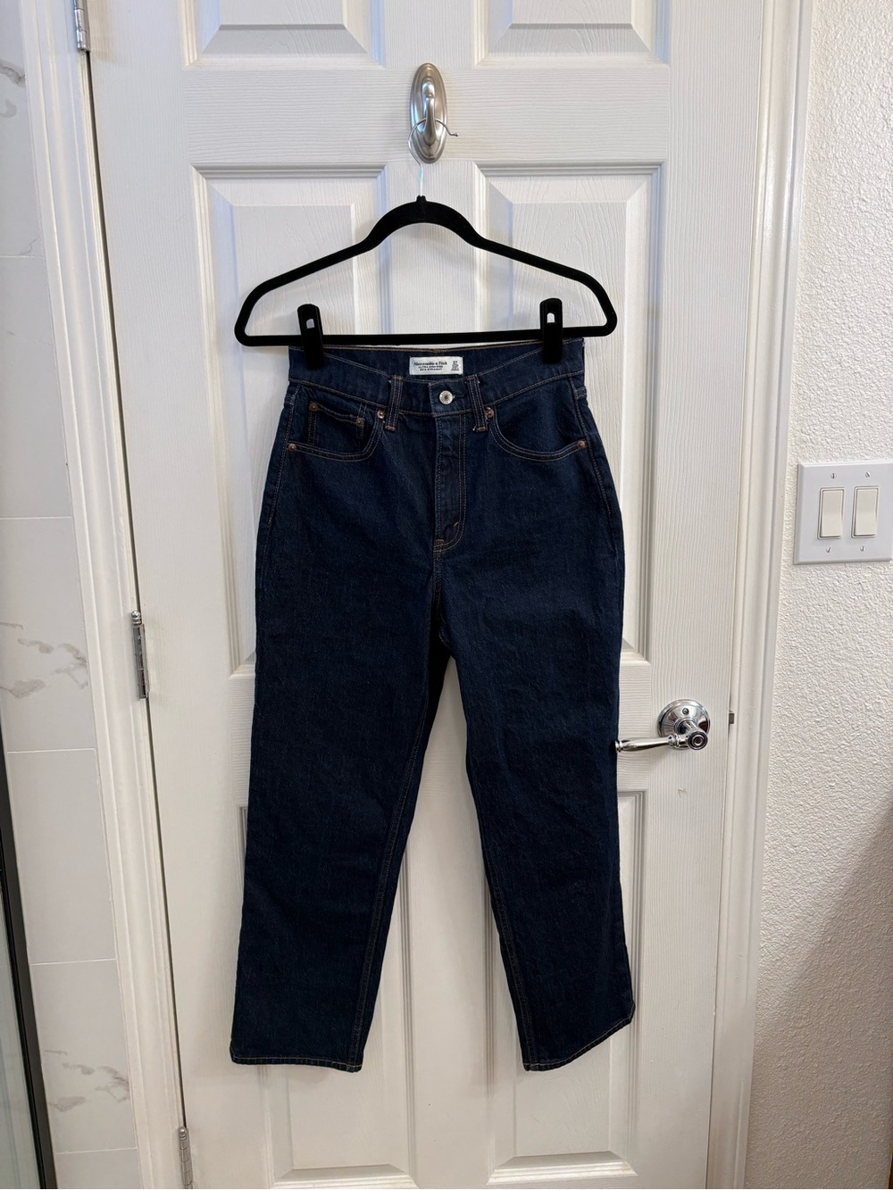 WORN ONCE ABERCROMBIE CURVE LOVE ULTRA HIGH RISE 90S STRAIGHT SIZE 27XS